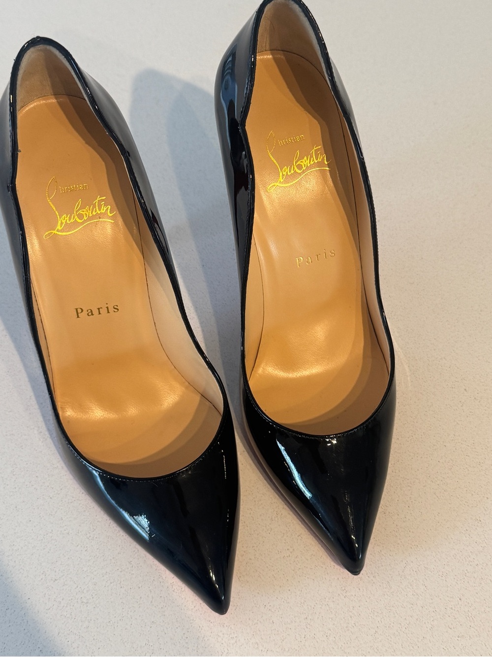 New Christian Louboutin Hot Chick 100 Black Patent Leather Pointed Toe Pumps